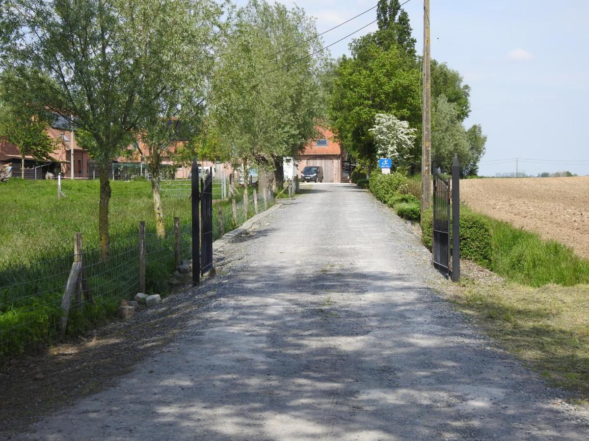 B&B De Linde Wijtschate Bagian luar foto