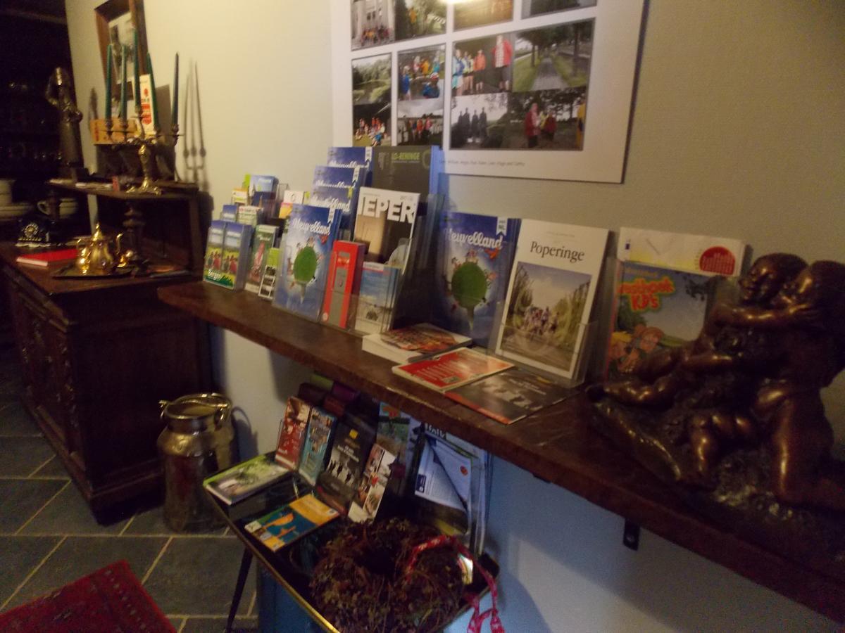 B&B De Linde Wijtschate Bagian luar foto